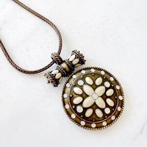 4/$25 Evita Peroni Enamel Floral Pendant Necklace Vintage Style 13" + 3.5" L